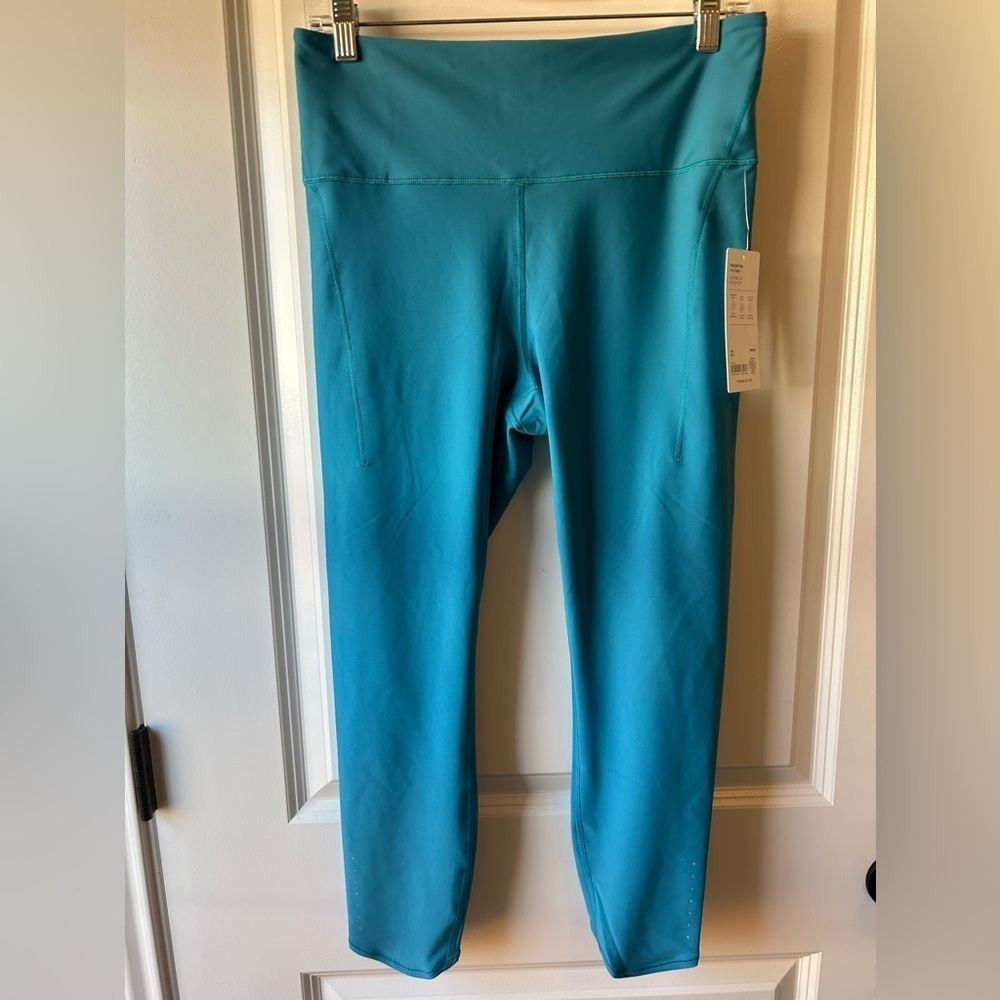 Athleta Pacesetter 7/8 Tight
